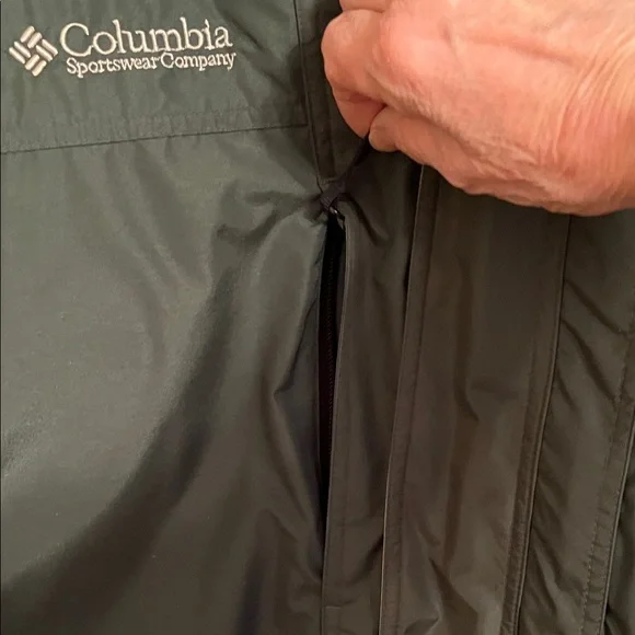 Columbia Men's Olive and Black Ski Jacket - Picture 4 of 16